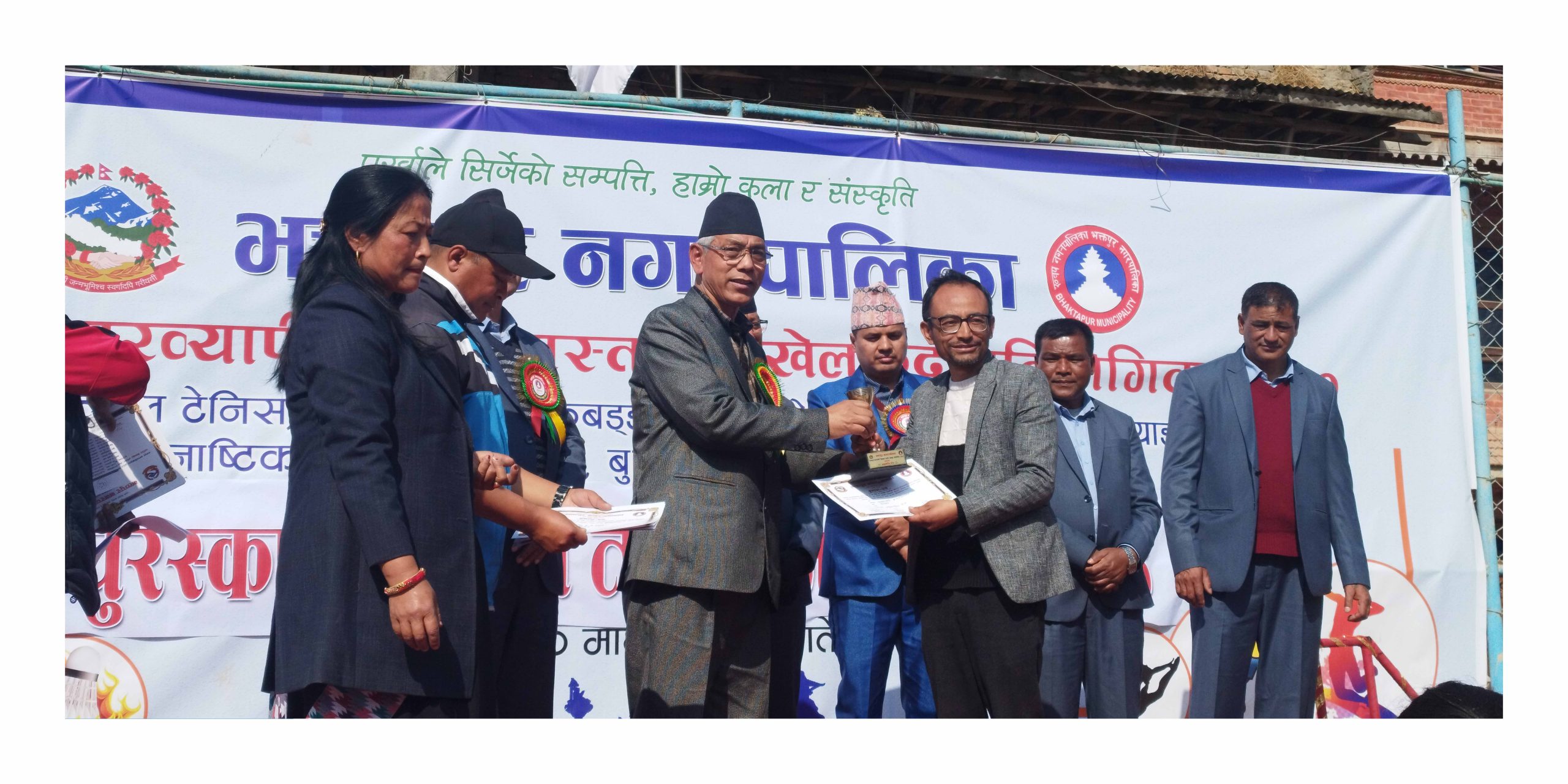 Mr. Prem Suwal ( Member of Bagmati Provience Assembly ) present the Prestigeous award to Oxford Practical School / college.