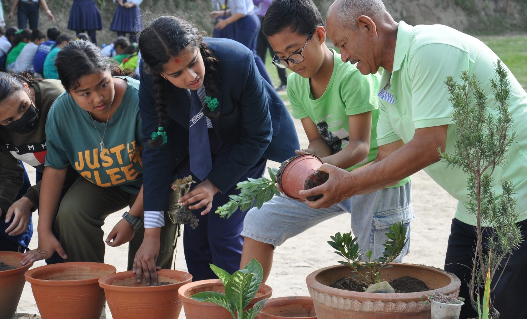 Oxford School / College promote nature conservation and greenery. We are eco-friendly.